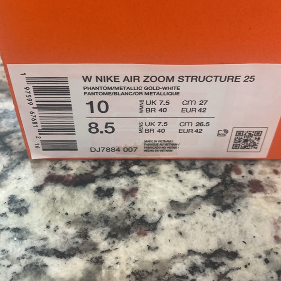 NWT Women’s Nike Air Zoom Structure 25 - Picture 8 of 9